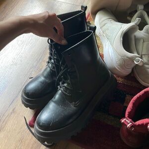 Combat boots